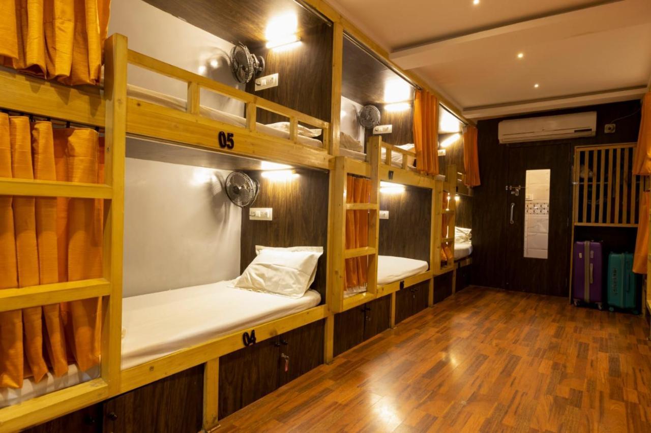 Sunrise Dormitory Hostel Мумбай Екстериор снимка
